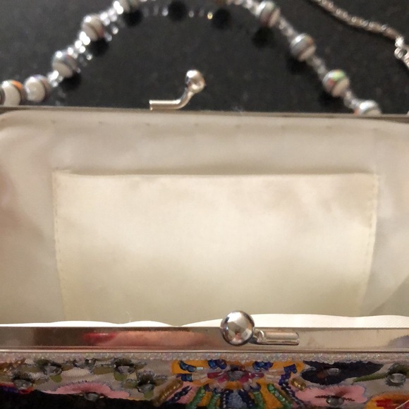 Beautiful Handbag - Picture 6 of 6